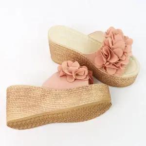 여성 밀짚 슬리퍼 통굽 라탄 왕골 웨지힐 여름 샌들 여성슬리퍼 여자슬리퍼 통굽슬리퍼