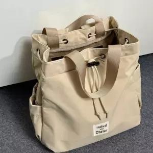 여자 외출 산책 강아지 간식 보조 가방 숄더 겸 백팩 엄마외출가방코디 나들이캐주얼백