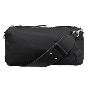 [아미][명품] 아미 26SS 하트 로고 나일론 캔버스 마르셀 숄더백 ULL707 AW0001