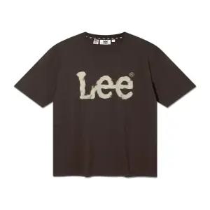 LEE 스프레이 로고 반팔 티셔츠 브라운 LE2602ST04 BR