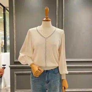 [대구백화점] [아니베에프]레이스 브이넥 쉬폰소매 니트(A63KPO500)