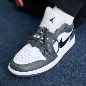 [나이키] 에어 조던 1 로우 남성 스니커즈_A 553558-152