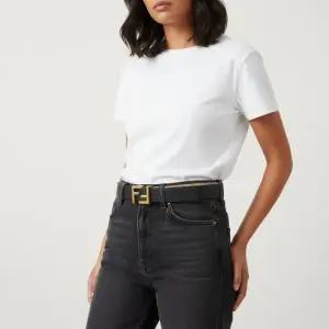 FENDI 26SS FF DIAMONDS LEATHER REVERSIBLE BELT 8C0687 ANH8 F0E6E) FF 다이아몬드 레더 리버서블 벨트)