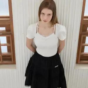 [롯데백화점]에고이스트 [롯데단독][BL]홀터 스트링 볼륨 반팔 티셔츠 ES2OTH13