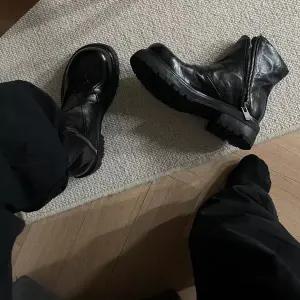 레저 바이크 오토바이 블랙 하이탑 마틴 부츠 남성용 지퍼 더비 슈즈 첼시 키높이 워크 라운드 토 고무 아