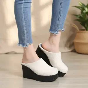 [옷자락]여성 겨울 보온 털내장 웨지 슬리퍼