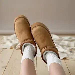 [옷자락]여성용 스웨이드 퍼내피 통굽 앵클부츠 데일리 착화감