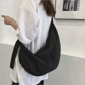 나일론 남녀공용 크로스백 가방 바디백 반달모양 방수