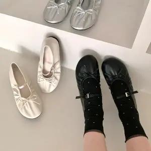 [하프클럽/다잇템]여자 피크닉룩 스트랩 리본 레더 플랫슈즈