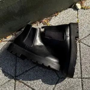 남성부츠 출근 면접 키높이 부츠 7cm 캐주얼 신발 로퍼 슬립온 남자워커 남자여름샌들