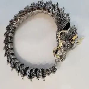 [하프클럽/]남성용 은빛 드래곤 팔찌 용 입체 도금 테마