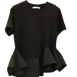 여성 밑단 프릴 반팔 티셔츠 라운드 반팔티 슬림핏 셔츠 레이어드 브이넥 기본 여자 반팔티 여성