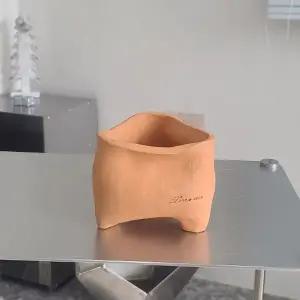 수제 삼각 어글리팟 토분 화분 미니 화분 실내 정원 인테리어 화분 11x10cm