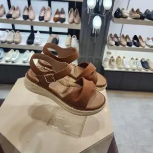 [엘칸토]엘칸토 HC10 여성컴포트케주얼샌들카멜 LCWW93U626TA (49187281)