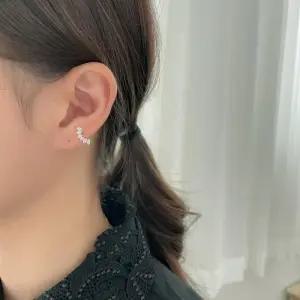 [옷자락]여자 데일리 포인트 큐빅 바 변경 피어싱