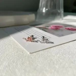 [옷자락]여자 데일리 데이트룩 여리여리 라인 플라워 큐빅 포인트 피어싱