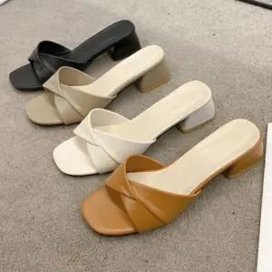 여성 웨이브 샌들 슬리퍼 여름 데일리 에나멜 굽 구두 여성스니커즈 여성운동화