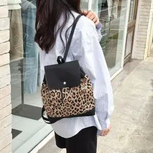 미니백팩 여성 레오파드 패턴 무늬 니트 미니 백팩