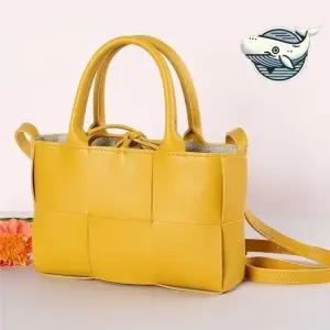 유니크 디자인 미니 크로스백 수납 편리한 여성토드백 여성토트백 피크닉가방 탑핸들백