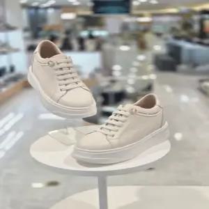 [미셸by탠디] 미셸 by 탠디 x24217MA 여성캐쥬얼정장 6cm 밴드형 키높이 스니커즈