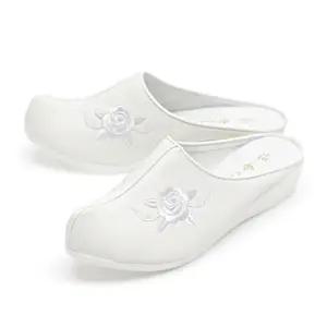 3cm 하굽 꽃자수 미색 슬리퍼 한복신발 결혼식 폐백 국산 꽃신 한복화 - 백하