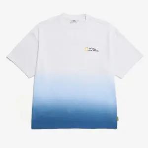 [내셔널지오그래픽](마산점)남여공용 유니 타이다이 그래픽 반팔티 (세미오버핏) N232UTS440