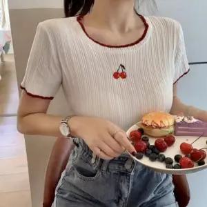 여성 여름 데일리 러블리 체리 자수 크롭 반팔 티셔츠