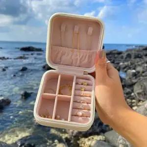 [하프클럽/]휴대 가능한 미니 파우치 가방 소형 여권 파우치