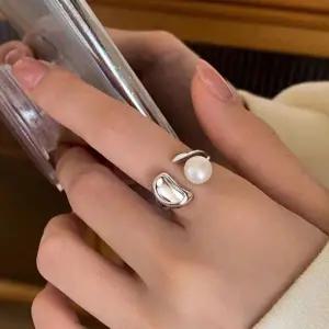 [하프클럽/]언발란스 여성 진주 패션 반지 우아한 스타일링