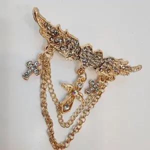 [하프클럽/]하트 날개 브로치 여성 금장 큐빅 악세서리 뱃지 옷핀