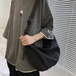 크로스백 하프문 가방 반달 여자 남자 메신저백 남자캔버스백