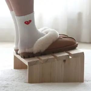 나무선생 삼나무 발받침대 경사 평면 일반 와이드 책상발받침대 화장실발판 발받침대