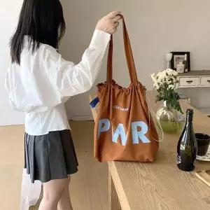 [하프클럽/]여성 레터링 스트링 토트백 텍스처 캐주얼 가방