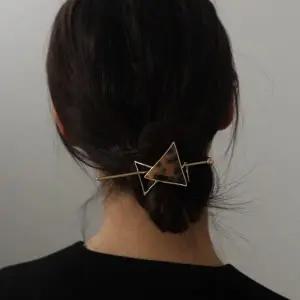 [신세계라이브쇼핑][옷자락] 여자 모던 고급스러운 삼각 마블 비녀 헤어핀