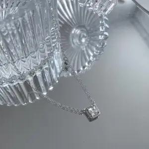 [옷자락]여자 데일리 우아한 큐빅 포인트 목걸이