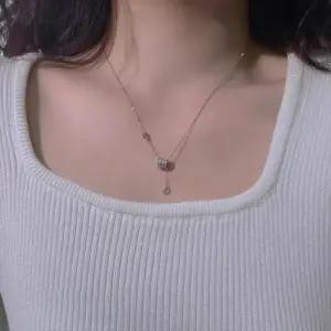 [옷자락]여자 데일리룩 데이트룩 미니 큐빅 포인트 목걸이