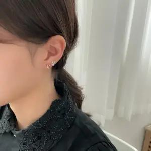 [옷자락]여자 어썸 큐빅 바 변경 써지컬스틸 피어싱