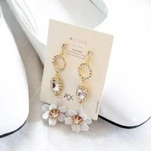 쥬얼리 폭스타일 롱귀걸이 악세사리 블루밍 악세사리