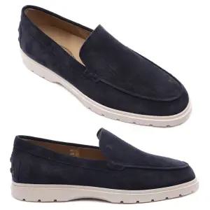 [롯데백화점]토즈 25SS 남성 스웨이드 슬립온 로퍼 XXM59K00040 M8W U801 25S