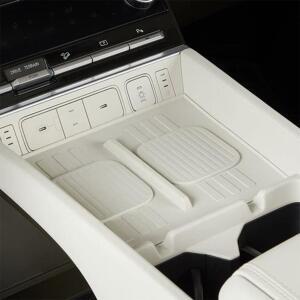 현대호환 싼타페 2024 센터 콘솔 팔걸이 패드 무선 충전 논슬립 실리콘 매트 자동차 액세서리