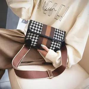 여성 하운드체크 캐주얼 옆으로매는 가방 운동크로스백 어깨가방 옆으로매는가방