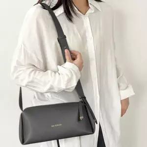 러블리 데일리 여성 수납 좋은 바게트 크로스백 체인크로스백 빅크로스백 미니크로스백