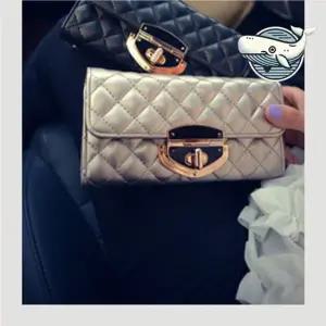 여성용 세련된 패턴 지갑 고급지갑 수납력 패션가방 하객가방 직장인가방 데일리가방