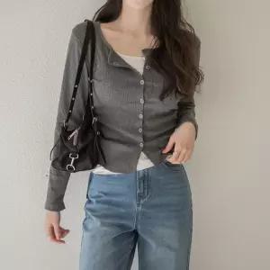 [4사이즈/여리핏] 버튼 포인트 레이어드 티셔츠