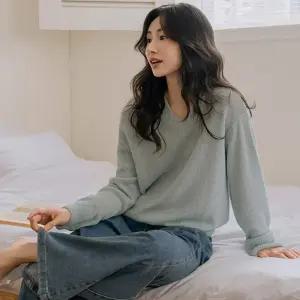 베이직핏 부클 브이넥니트