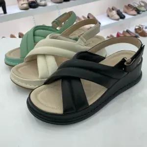 [에스콰이아]에스콰이아 여성 통굽 쿠션 캐쥬얼 샌들 4cm GN