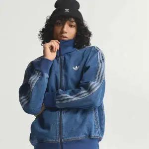 [아디다스오리지널스](타임스퀘어점패션관)[남녀공용] 데일리 데님 자켓 KD1517 아디컬러 파이어버드 데...