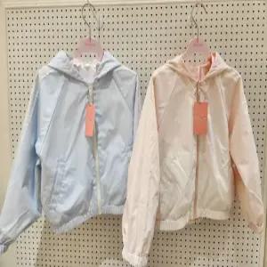 [스타필드 고양]_로엠걸즈	리버서블 글로시 후드바람막이 RGJA26S1C