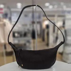 [몽크로스]반달 크로스백/WC98659_BP