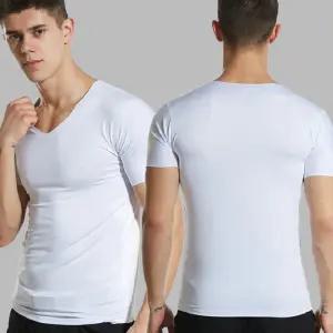 남성 쿨티셔츠 반팔 V넥 심리스 무봉제 냉감티 여름 기능성 런닝티 이너웨어 노라인 슬림핏 신축성